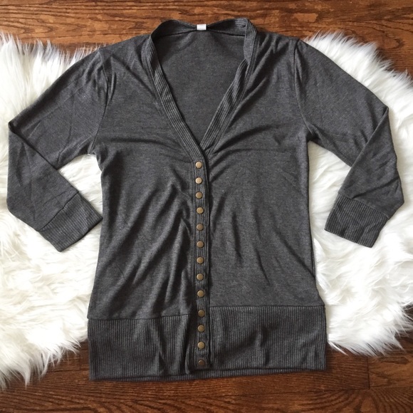 🖤Host Pick🖤 Charcoal Knit Cardigan - Picture 3 of 4